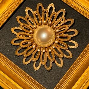 Vintage Exquisite Flower Brooch